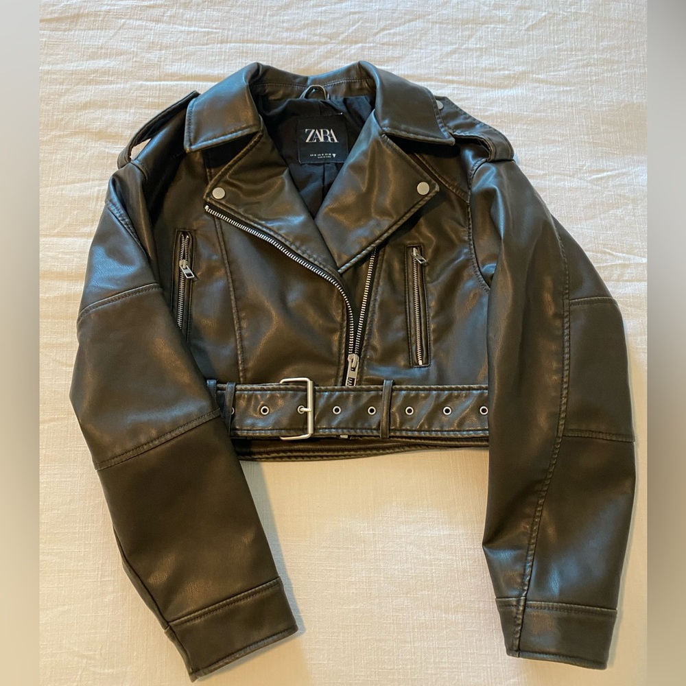 ZARA - faux leather crop biker jacket in charcoal (Size Medium)